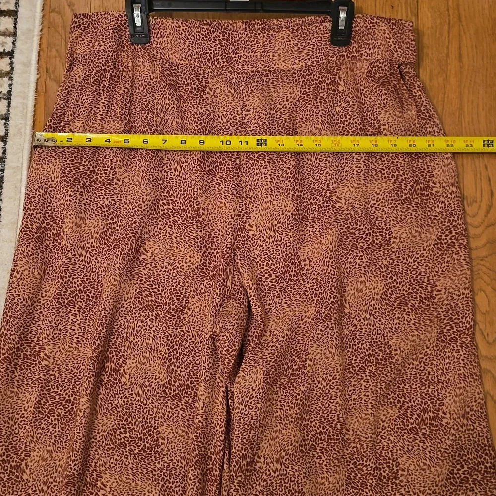 JESSICA SIMPSON BRAND WOMEN'S PLUS SIZE LEOPARD PRINT PANTS SIZE 2X - Picture 7 of 14